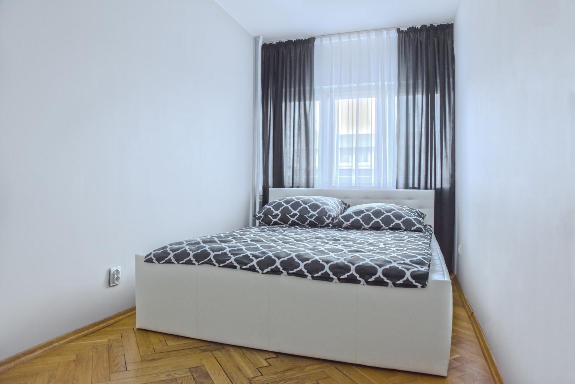 Comfy Flat In The City Center. Great View. Варшава Экстерьер фото